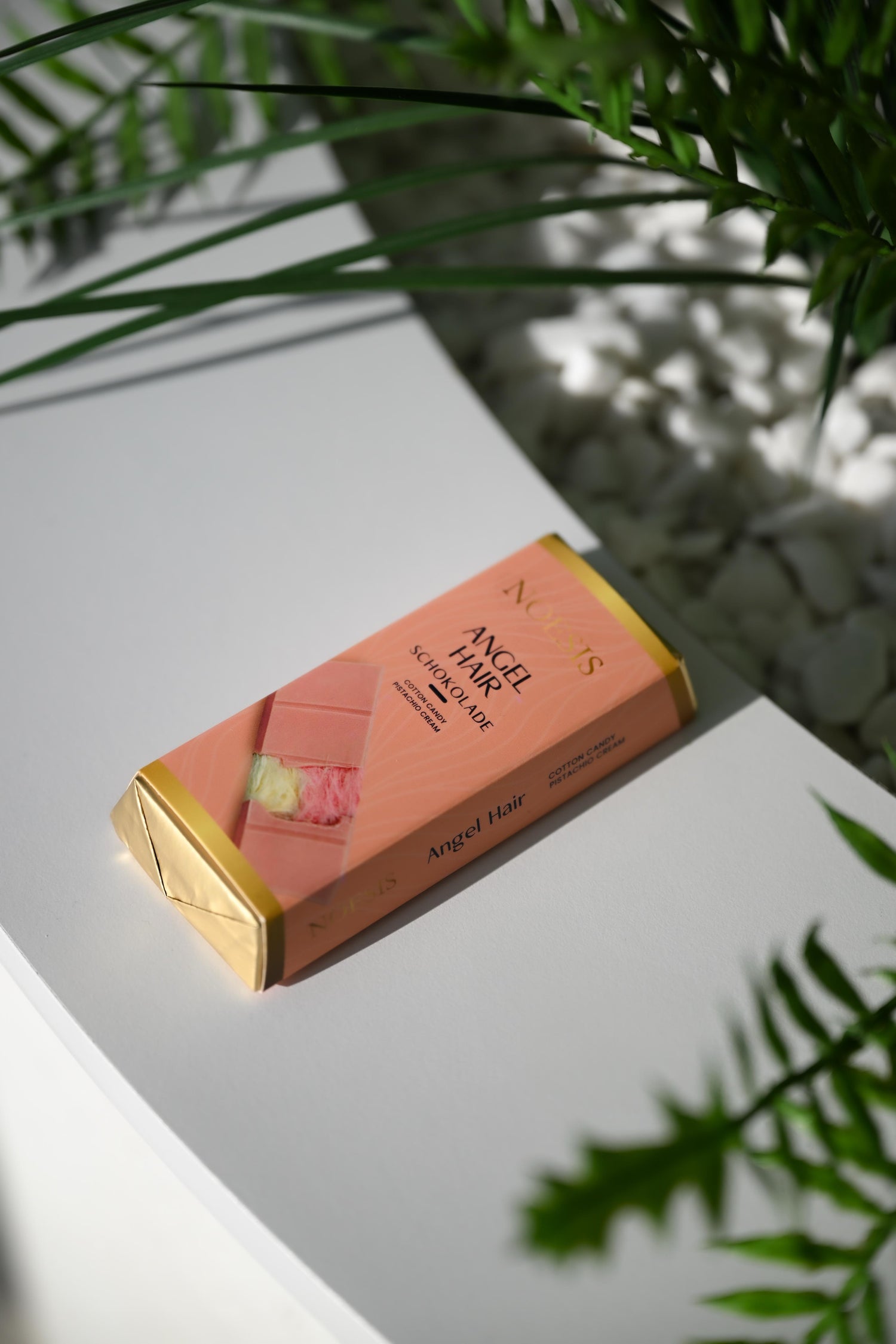Noesis Angel Hair Ruby Schokolade mit Pistaziencreme & türkischer Zuckerwatte 75g